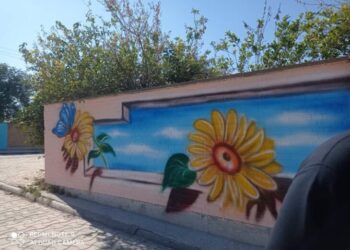 رنگ آمیزی دیوارها وتجهیزات ورزشی پارکهای سطح شهر مسجدسلیمان