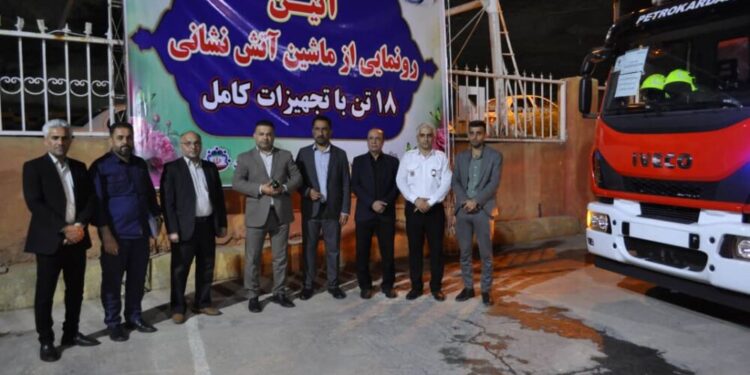 آیین رونمایی از خودروی اطفاء حریق سازمان آتش نشانی شهرداری مسجدسلیمان با حضور شهردار و رئیس شورای شهر‌ برگزار شد