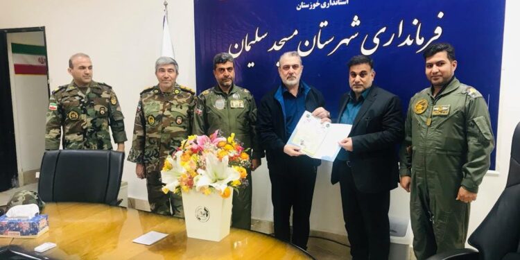 دیدار معاونت هماهنگ کننده نیروی زمینی محوری ارتش جمهوری اسلامی با فرماندار شهرستان مسجد سلیمان