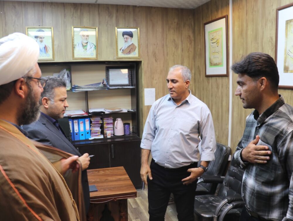 بازدید شهردار مسجدسلیمان از واحدهای مختلف شهرداری مسجدسلیمان به منظور تبریک سال نو بازدید شهردار مسجدسلیمان از واحدهای مختلف شهرداری مسجدسلیمان به منظور تبریک سال نو