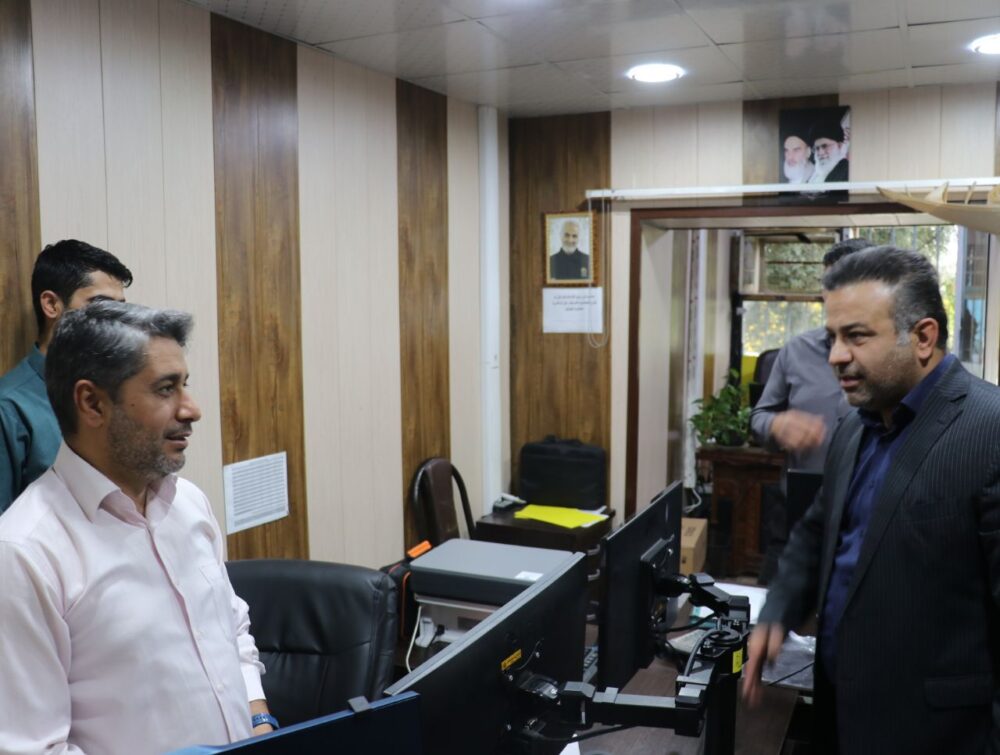 بازدید شهردار مسجدسلیمان از واحدهای مختلف شهرداری مسجدسلیمان به منظور تبریک سال نو بازدید شهردار مسجدسلیمان از واحدهای مختلف شهرداری مسجدسلیمان به منظور تبریک سال نو