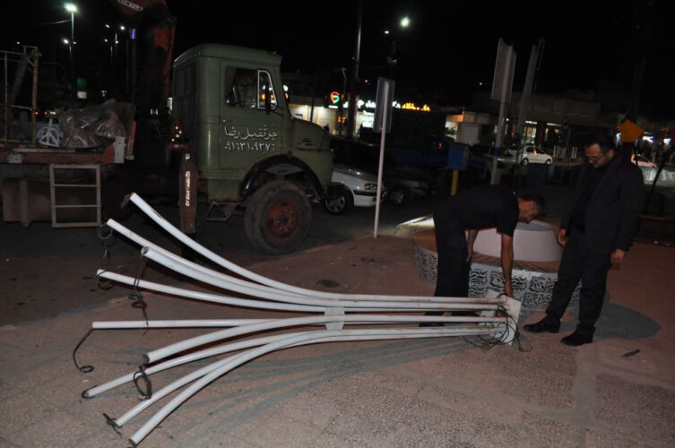 نصب و جانمایی مبلمان نوری در آیلند میدان جانباز مسجدسلیمان