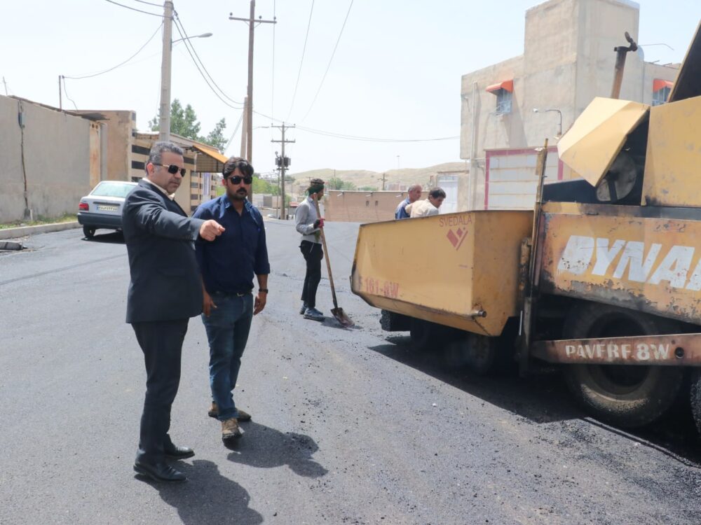 بازدید شهردار مسجدسلیمان از آسفالت‌ریزی محله کولرشاپ / ارتقاء کیفیت زندگی با بهبود زیرساخت های شهری