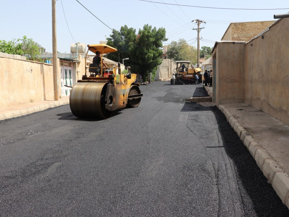 بازدید شهردار مسجدسلیمان از آسفالت‌ریزی محله کولرشاپ / ارتقاء کیفیت زندگی با بهبود زیرساخت های شهری