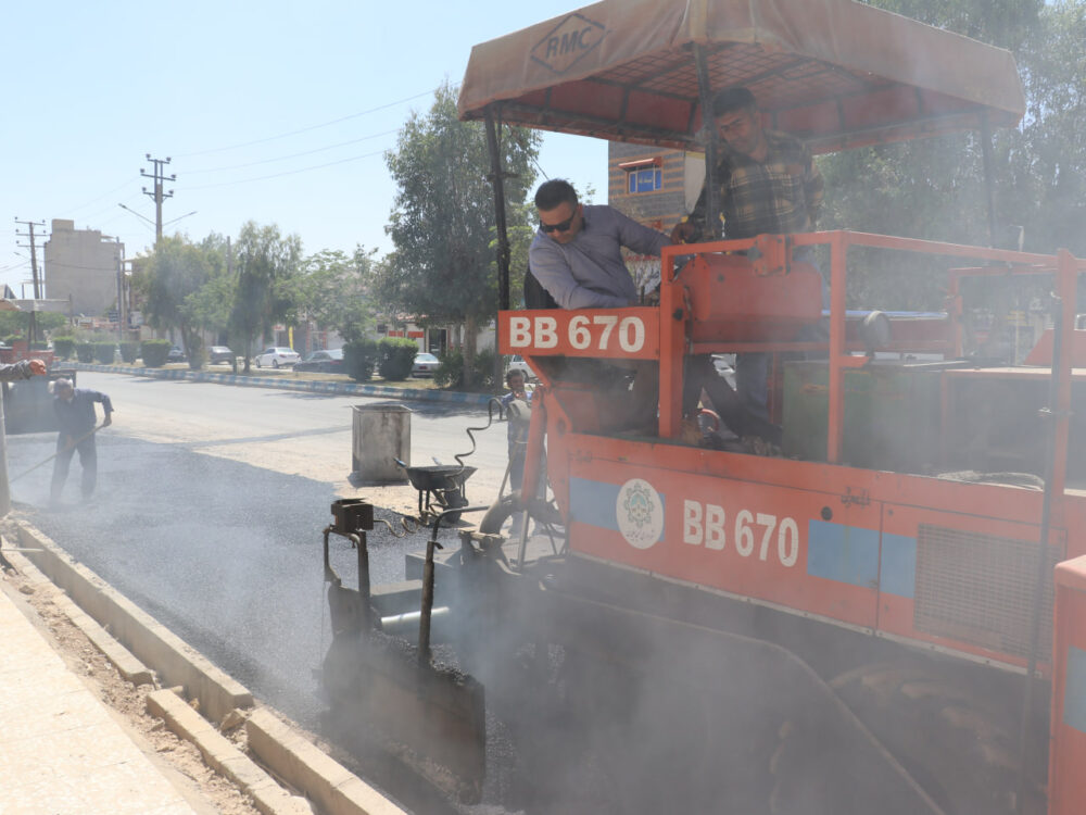 عملیات آسفالت محور پنج بنگله به باشگاه مرکزی آغاز شد