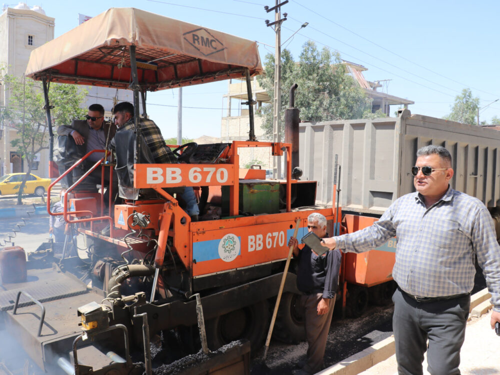 عملیات آسفالت محور پنج بنگله به باشگاه مرکزی آغاز شد