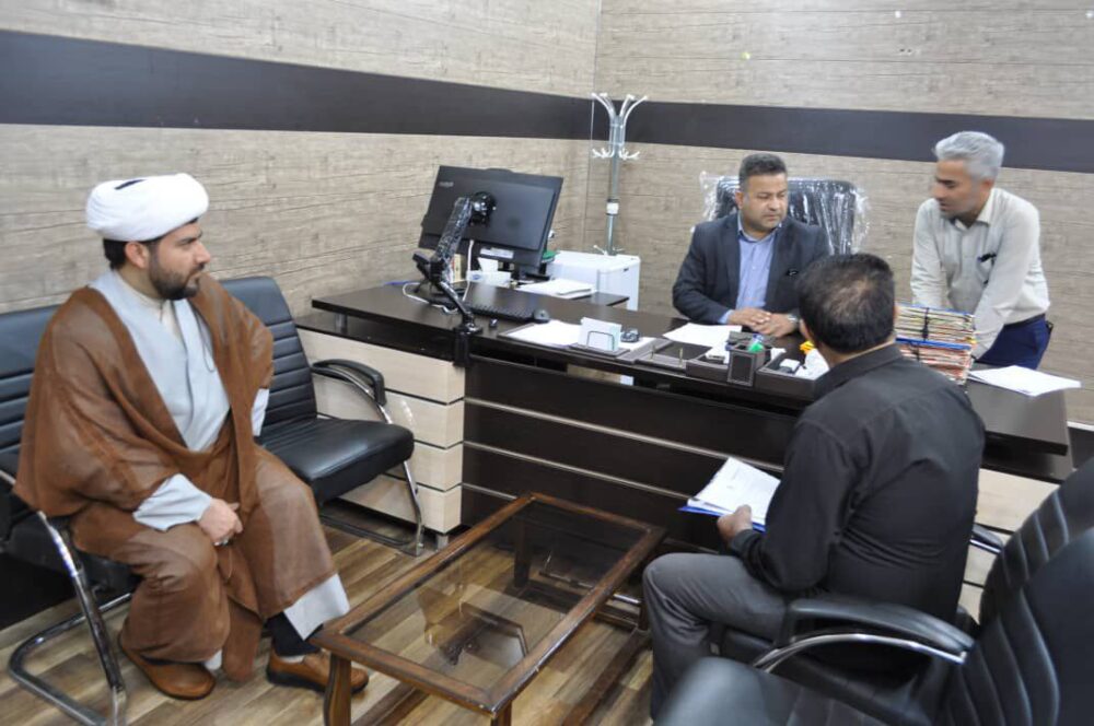 ملاقات عمومی شهردار مسجدسلیمان برگزار شد / شهردار مسجدسلیمان پای صحبت مردم نشست