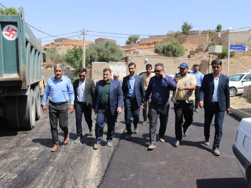 بازدید شهردار و فرماندار مسجدسلیمان از عملیات آسفالت منطقه کولرشاپ