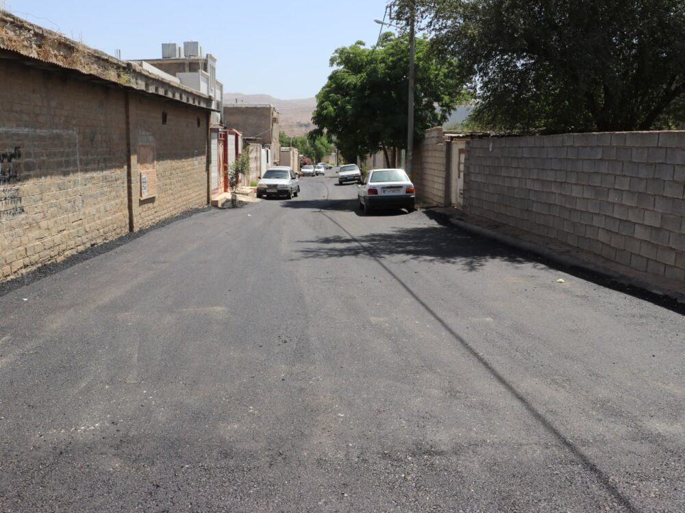 بازدید شهردار و فرماندار مسجدسلیمان از عملیات آسفالت منطقه کولرشاپ