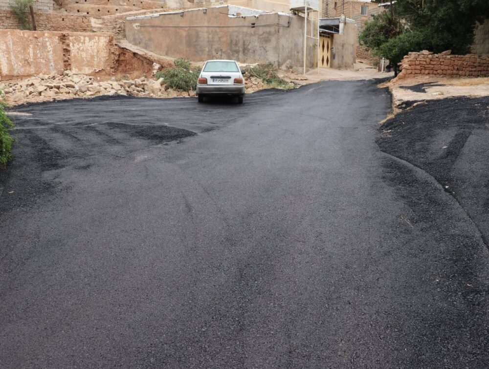 آغاز عملیات آسفالت منطقه چهاربیشه پشت کلانتری / پایان انتظار چندساله ساکنان