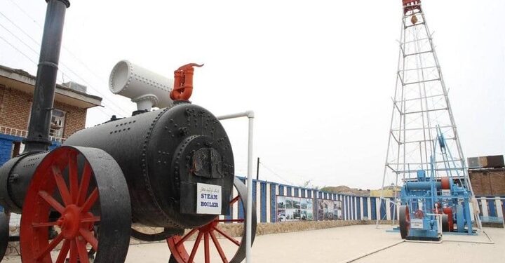 مسجدسلیمان با یک میلیون و ۴۳۷ هزار بازدید گردشگران نوروزی در رتبه پنجم خوزستان قرار گرفت