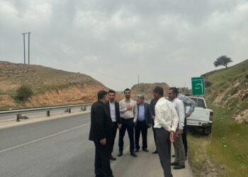 بازدید فرماندار شهرستان مسجدسلیمان از یک نقطه حادثه خیز جاده ای