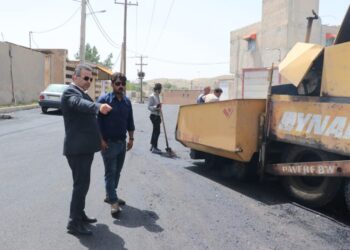 بازدید شهردار مسجدسلیمان از آسفالت‌ریزی محله کولرشاپ / ارتقاء کیفیت زندگی با بهبود زیرساخت های شهری