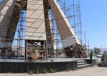 آغاز عملیات بازسازی المان تپه شهدای گمنام منطقه نفتک مسجدسلیمان