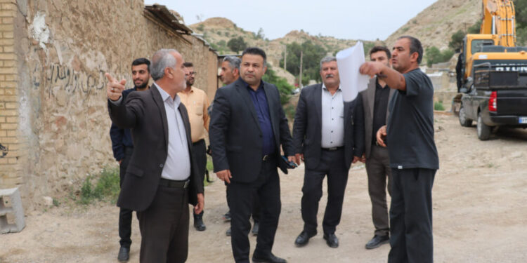بازدید میدانی شهردار و اعضای شورای شهر مسجدسلیمان از برخی پروژه های شهری