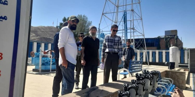 بازدید کارگردان مطرح سینمای کشور از چاه شماره یک نفت خاورمیانه در مسجدسلیمان+ عیاری فیلم جدیدش را در شهر اولین ها میسازد