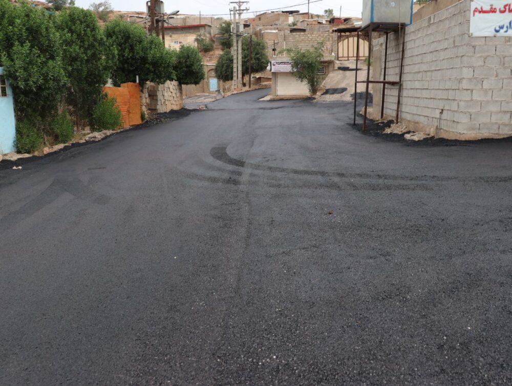 آغاز عملیات آسفالت منطقه چهاربیشه پشت کلانتری / پایان انتظار چندساله ساکنان