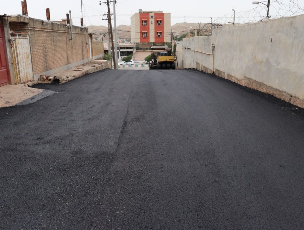 آغاز عملیات آسفالت منطقه چهاربیشه پشت کلانتری / پایان انتظار چندساله ساکنان