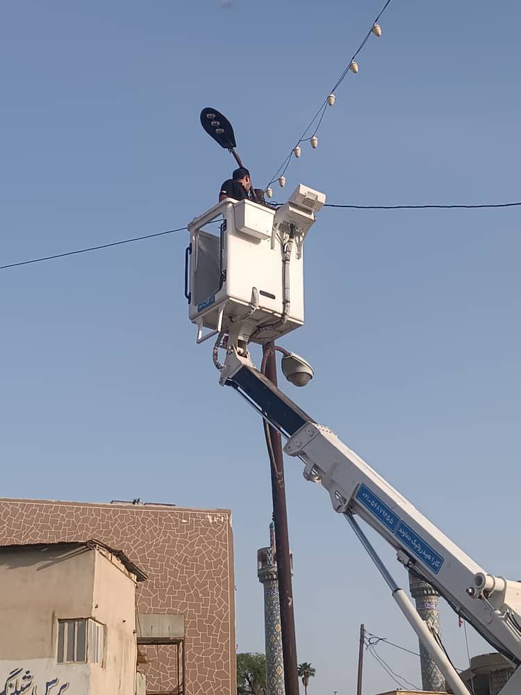 اجرای نورپردازی پل‌های چمران و هشت‌بنگله توسط شهرداری مسجدسلیمان