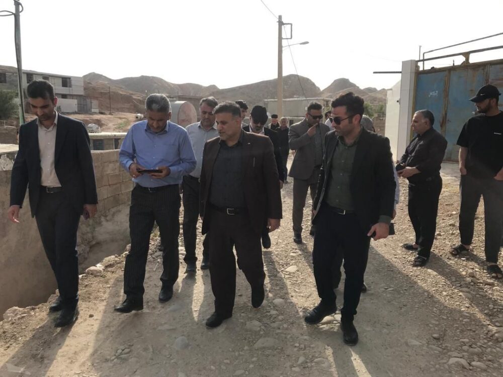 بازدید شهردار مسجدسلیمان به همراه فرماندار از منطقه محروم تلخاب بازدید شهردار مسجدسلیمان به همراه فرماندار از منطقه محروم تلخاب