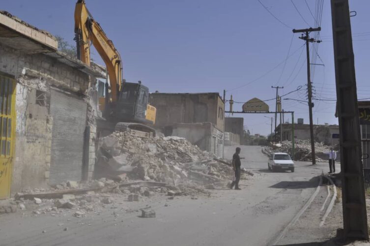 تداوم عملیات تخریب و آماده‌سازی مسیر تعریض خیابان ۱۷ شهریور تا کاروانسرا