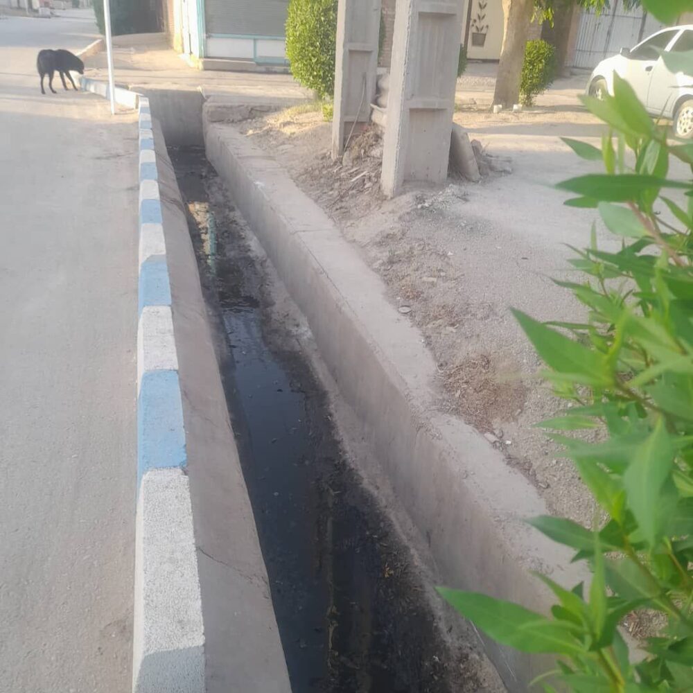 پاکسازی و لایروبی کانال‌های شهری به همت معاونت خدمات شهرداری مسجدسلیمان