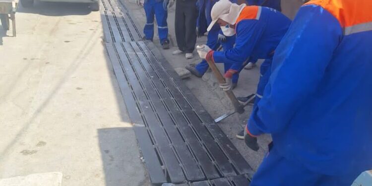 ورود جدی شهرداری مسجدسلیمان به لایروبی کانال‌های آب‌های سطحی مناطق مختلف شهری