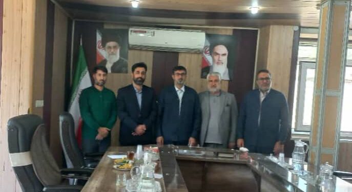 رئیس کمیسیون عمران شورای شهر مسجدسلیمان به همراه معاونت فرهنگی شهرداری با اعضای شورای اسلامی شهرکرد دیدار کرد