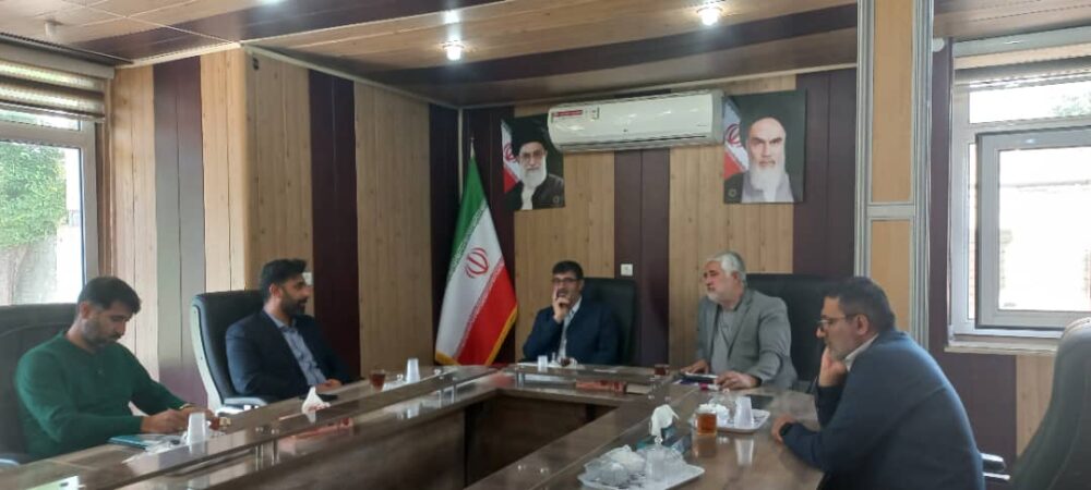 رئیس کمیسیون عمران شورای شهر مسجدسلیمان به همراه معاونت فرهنگی شهرداری با اعضای شورای اسلامی شهرکرد دیدار کرد