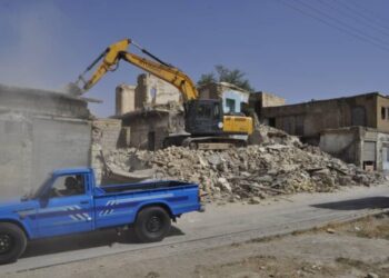 تداوم عملیات تخریب و آماده‌سازی مسیر تعریض خیابان ۱۷ شهریور تا کاروانسرا