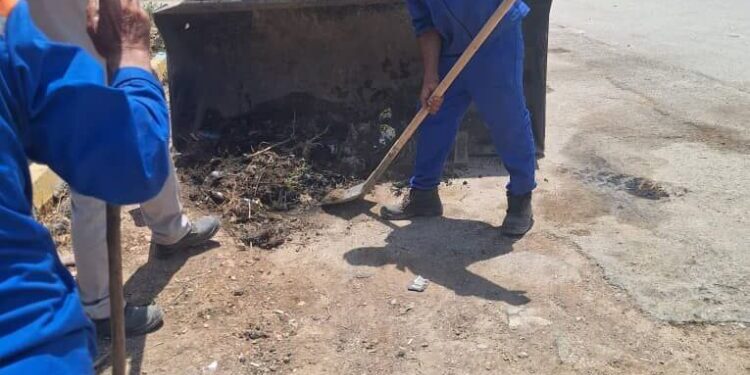 پاکسازی و لایروبی کانال‌های شهری به همت معاونت خدمات شهرداری مسجدسلیمان