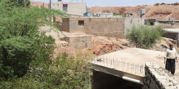 عملیات احداث پل ارتباطی ریل‌وِی به مال دولت ادامه دارد