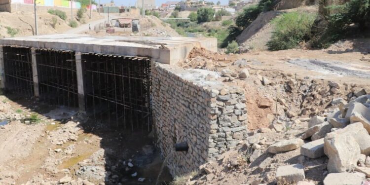 پل مالجونکی در یک قدمی بهره‌برداری / پایان عملیات عرشه، آغاز اجرای دستک‌ها