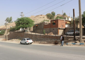 ورودی شیخ‌مندنی ایمن‌سازی شد؛ عملیات احداث دیوار حائل توسط شهرداری مسجدسلیمان