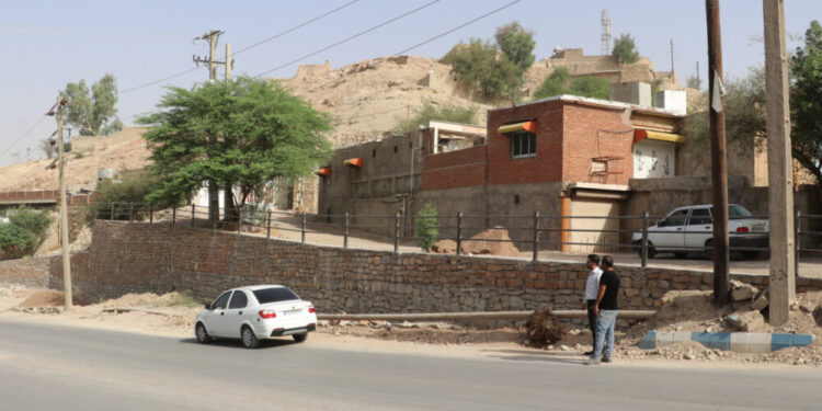 ورودی شیخ‌مندنی ایمن‌سازی شد؛ عملیات احداث دیوار حائل توسط شهرداری مسجدسلیمان