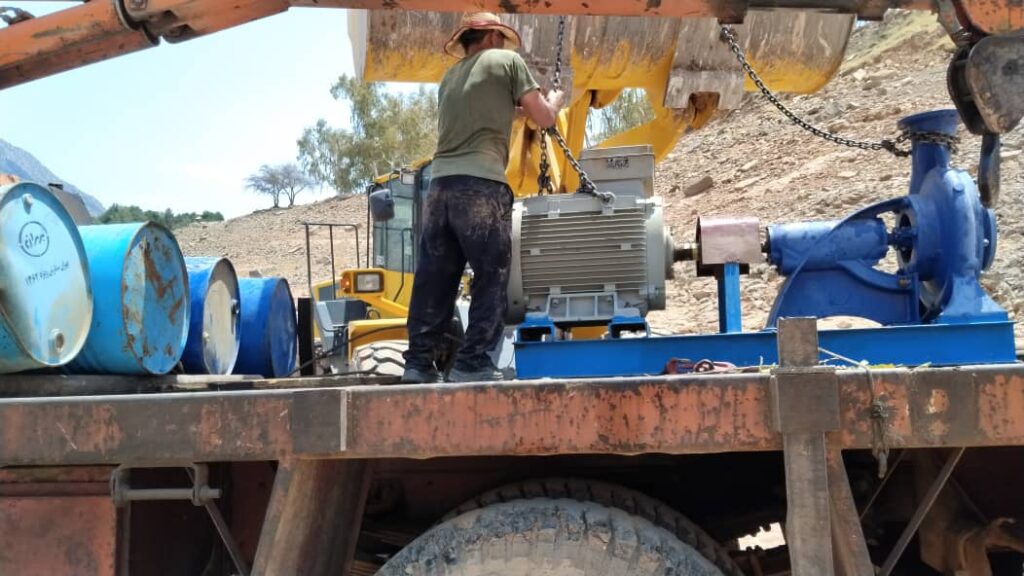 رحیم کردی مدیر آبفا اندیکا خبر داد:پمپ جدید تاسیسات جزیره جهت تولید آب شرب ۱۰۷روستای بخش مرکزی و آبژدان وارد مدار خواهد شد