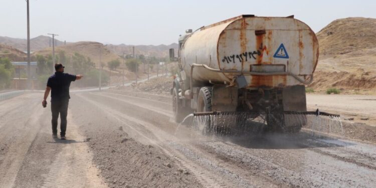 تداوم عملیات عمرانی در جاده گلف / زیرسازی مسیر در حال انجام است