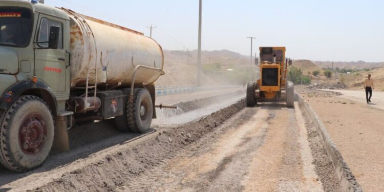 تداوم عملیات عمرانی در جاده گلف / زیرسازی مسیر در حال انجام است تداوم عملیات عمرانی در جاده گلف / زیرسازی مسیر در حال انجام است