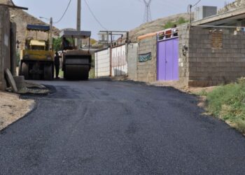 عملیات آسفالت کوی شهدا منطقه نمره هشت آغاز شد