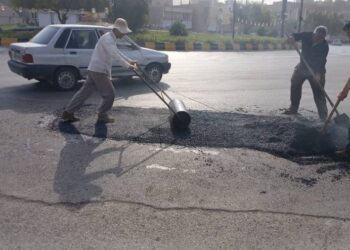 تداوم عملیات لکه‌گیری آسفالت در مناطق هشت‌بنگله، نفتون و دره اشکفت