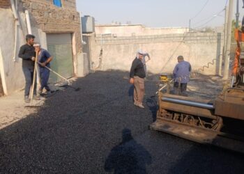 آغاز آسفالت‌ریزی کوی شهید شکرالله راکی منطقه نمره هشت پس از سال‌ها انتظار