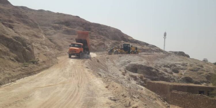 عملیات زیرسازی معابر منطقه سی‌برنج پس از سال‌ها مطالبه مردمی آغاز شد