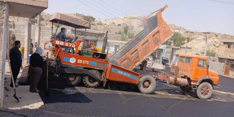 استمرار عملیات آسفالت مسیر نمره هشت به گلزار شهدای کلگه استمرار عملیات آسفالت مسیر نمره هشت به گلزار شهدای کلگه