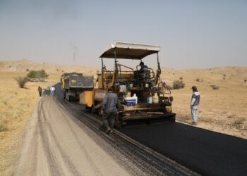 بهسازی و ایمن‌سازی جاده دسترسی سه‌راهی هفت شهیدان تا روستاهای بخش سلیران در حال انجام است