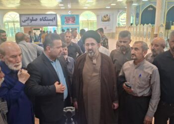 آغاز هفته وحدت با تجدید میثاق شهردار مسجدسلیمان با شهدا و برپایی میز خدمت در مصلی