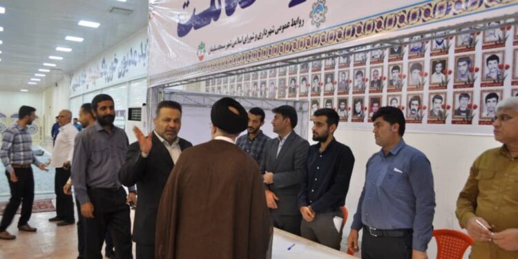 برپایی میز خدمت و ایستگاه صلواتی شهرداری مسجدسلیمان در مصلی نماز جمعه