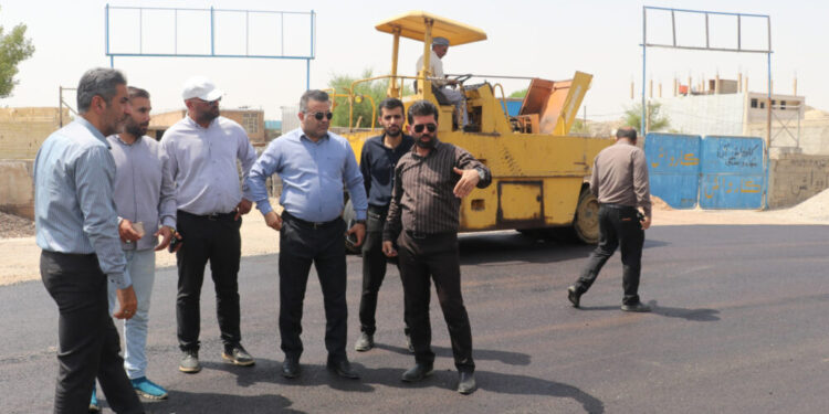 بازدید شهردار مسجدسلیمان از روند اجرای آسفالت بلوار گلف به بی‌ بی یان