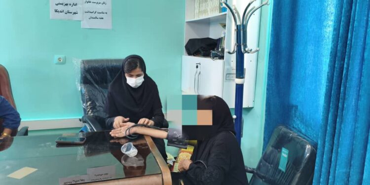 کارگاه غربالگری جسمی و ایستگاه سلامت، دو اقدام بهزیستی اندیکا در حمایت از زنان سرپرست خانوار و سالمندان