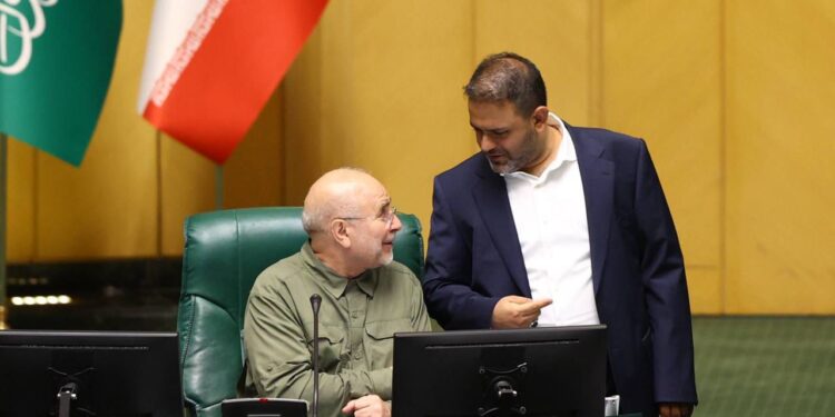 شش دستگاه انواع ماشین آلات راهسازی و خودروی امداد و نجات به ناوگان مسجد سلیمان اضافه شد