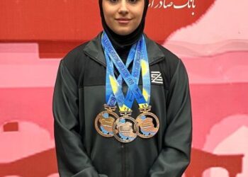 درخشش دختر وزنه بردار مسجد سلیمانی در مسابقات کشوری